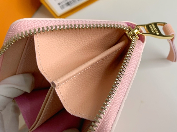 LVコピーウォレット着用イメージ